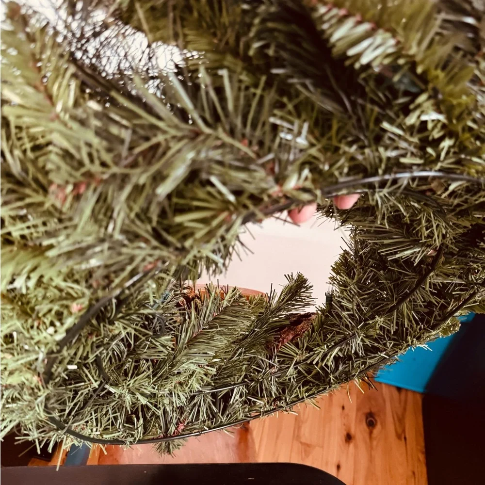 New Festive Pinecone faux Holiday Wreath with Lights 24”
